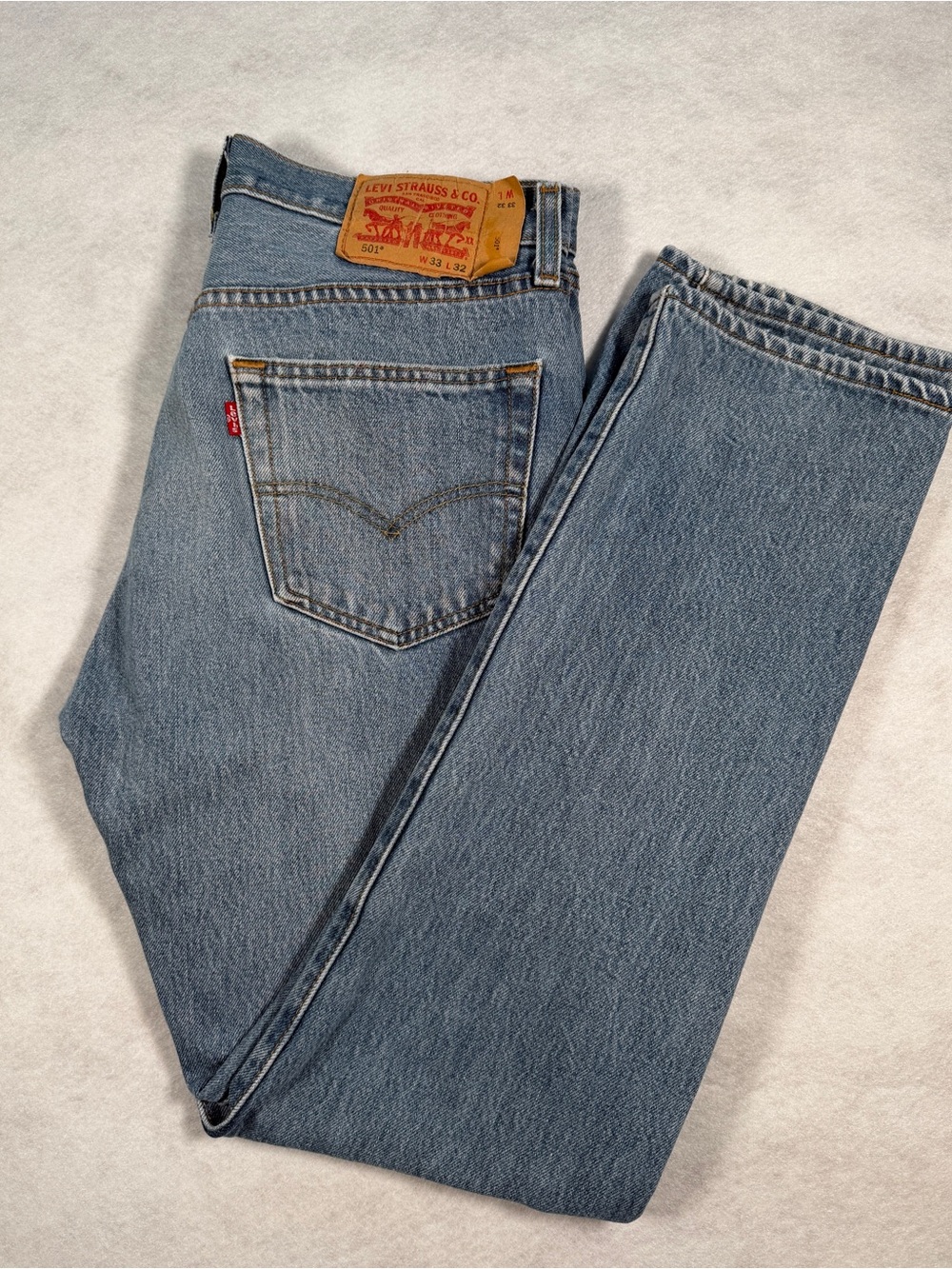 Levi's 501 Button Fly Actual Size 33x29, Men's Medium Wash 2018 Read Description